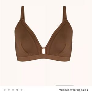 Lively - The Busty bralette